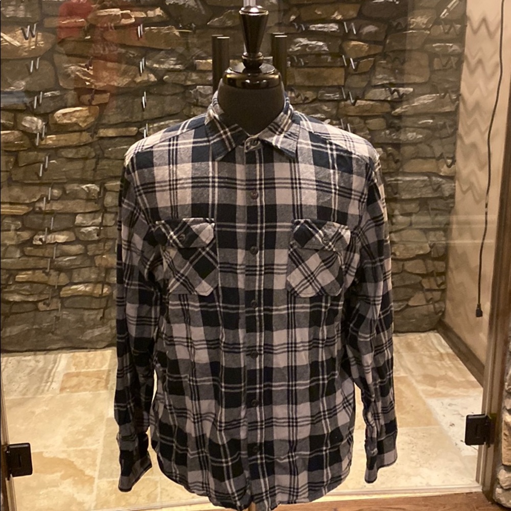 Dakota Grizzly shirt